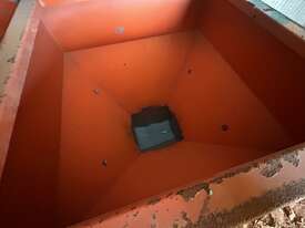 Agware Triple Fertilizer Spreader **Located Werribee South** - picture0' - Click to enlarge