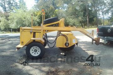 SE6T side shift Hd sweeper , 2cyl diesel , 2007 , low hrs , HD 6 stud wheels , remote ,