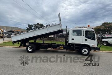 Truck Tipper Isuzu 500 Dual Cab 220HP 5 tonne pay load 2006 142000km 1CGE876 SN1830