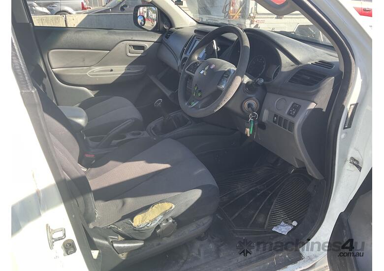 2016 Mitsubishi Triton GLX Petrol