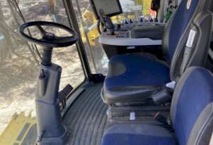 New Holland (8745) 2018 CR9.90