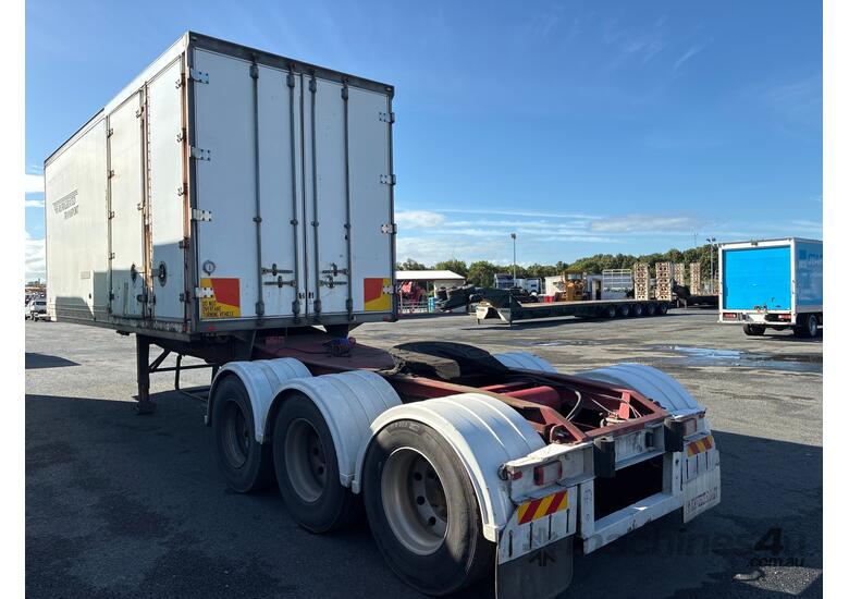 2006 Maxitrans ST3 Tri Axle Roll Back Refrigerated Pantech A Trailer