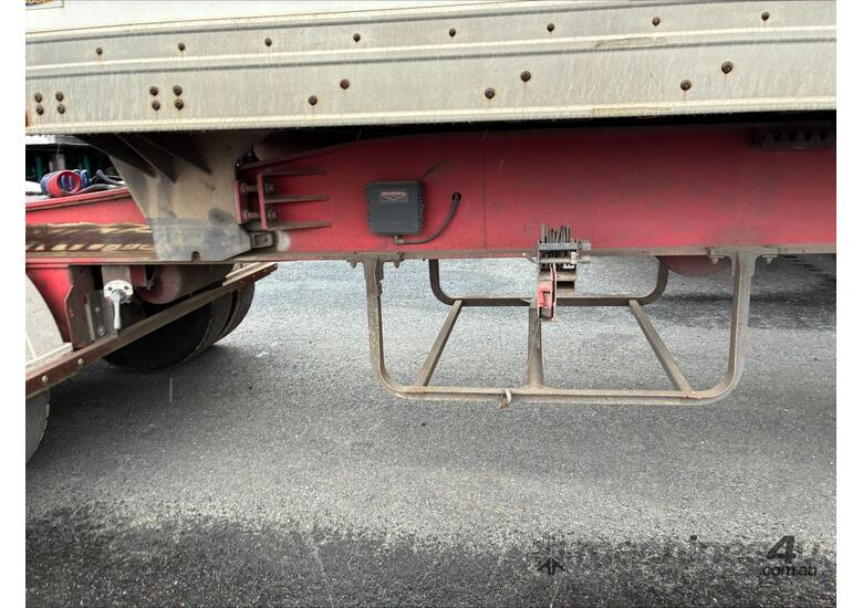 2006 Maxitrans ST3 Tri Axle Roll Back Refrigerated Pantech A Trailer