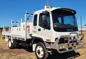 Isuzu FSS550 Turbo 4x4 Traytop Service Body/Crane Truck.