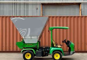 John Deere PROGATOR 2030A with Top Dresser