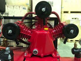 BOSS 20CFM/ 6HP DIESEL AIR COMPRESSOR ON 112L TANK - picture1' - Click to enlarge