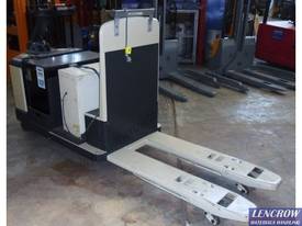 Used Crown Heavy Duty Centre Rider Pallet Mover - picture2' - Click to enlarge