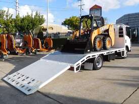 NPR300 BEAVERTAIL Truck COMBO with CASE SR130  - picture2' - Click to enlarge