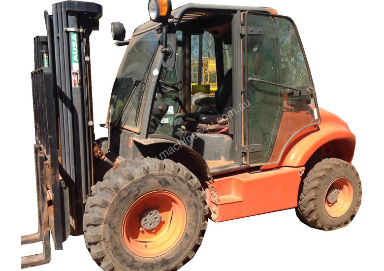 caption Ausa C300H x 4, 3ton Forklift