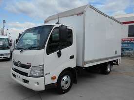 2013 Hino 300 SERIES 616 AUTO/ CAR LICENCE PANTECH AND LIFTER - picture0' - Click to enlarge