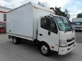 2013 Hino 300 SERIES 616 AUTO/ CAR LICENCE PANTECH AND LIFTER - picture1' - Click to enlarge