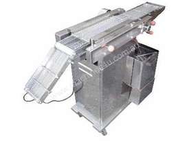 Battering section with surplus product blower. - picture0' - Click to enlarge