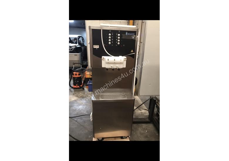 New 2017 gelmatic Soft Serve Machine Gelmatic 3 flavors floor standing