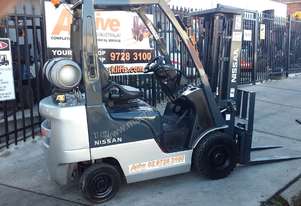 ACTIVE FORKLIFTS - Nissan Forklift 1.8 Ton 4.3m Lift 2010 Model Container Entry