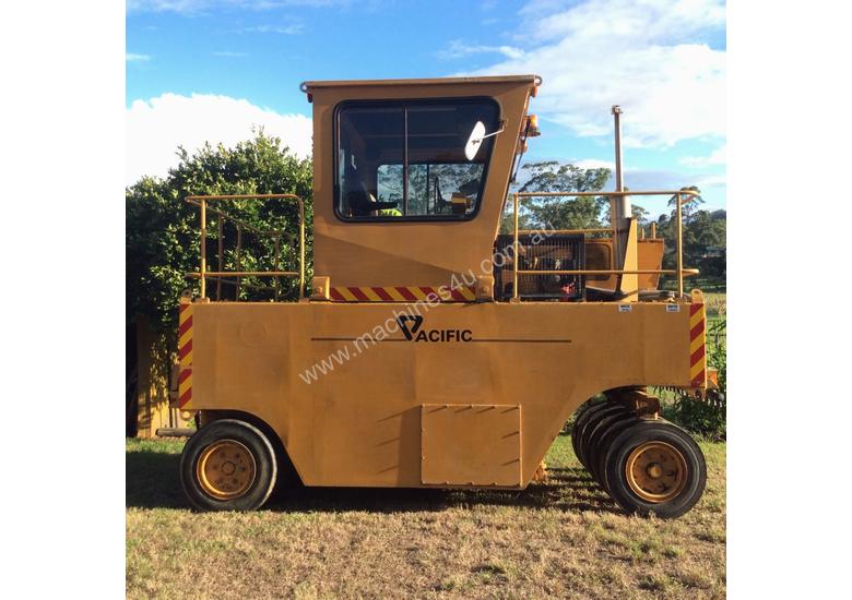 caption Multi Tyred Roller