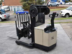 Crown 1.5T Walkie Reach Stacker Forklift for HIRE from $180pw + GST - picture2' - Click to enlarge
