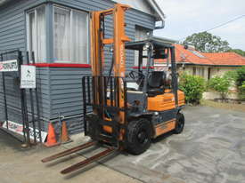 Toyota 2.5 ton LPG, Cheap Used Forklift - picture0' - Click to enlarge