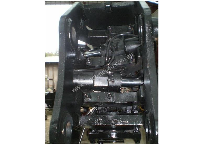 caption Excavator Quickhitches Jaws ,Turner , EMG Tilts And Manuals