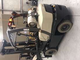 Used Crown Counterbalance LPG Forklift C-5 Series - picture0' - Click to enlarge