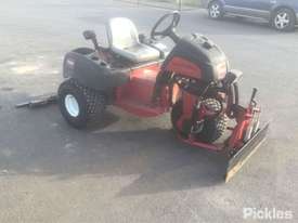 2011 Toro Sand Pro 5040 - picture2' - Click to enlarge