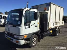 2002 Hino Ranger FB4J - picture2' - Click to enlarge