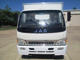 JAC J75 Pantech Truck - picture1' - Click to enlarge