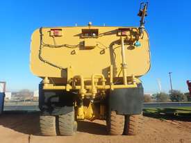 Caterpillar 773D Water Truck - picture1' - Click to enlarge
