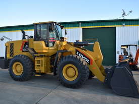 LOVOL FL958H Wheel Loader 5.5T Lift 238HP - picture0' - Click to enlarge