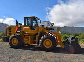 LOVOL FL958H Wheel Loader 5.5T Lift 238HP - picture1' - Click to enlarge