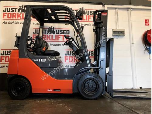 TOYOTA FORKLIFTS 32-8FG18 DELUXE	