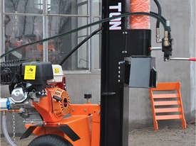 45 ton Log Splitter with petrol engine - picture0' - Click to enlarge