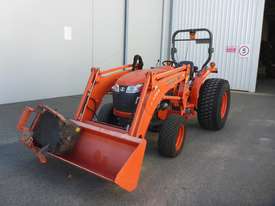 2014 Kubota L4600 HST 4x4 46Hp Tractor with Front End Loader Attachment - picture0' - Click to enlarge