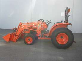 2014 Kubota L4600 HST 4x4 46Hp Tractor with Front End Loader Attachment - picture0' - Click to enlarge