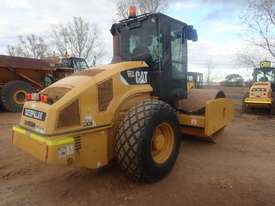 2011 Caterpillar CS74 Smooth Drum Roller - picture1' - Click to enlarge