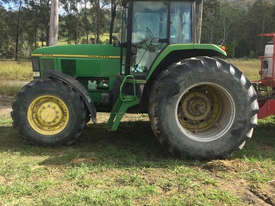John Deere 7700 FWA/4WD Tractor - picture1' - Click to enlarge