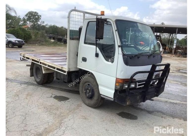 caption 1994 Isuzu NKR200