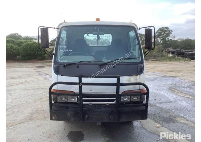 caption 1994 Isuzu NKR200