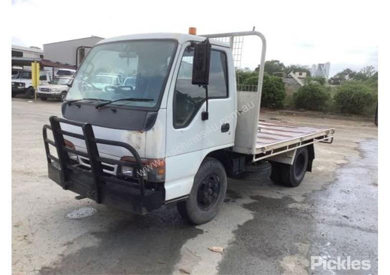 caption 1994 Isuzu NKR200