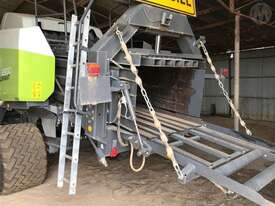Claas Quadrant 3300 in VIC - picture0' - Click to enlarge