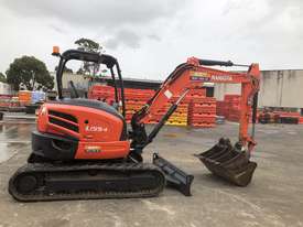 Used 2016 Kubota U55 5 Tonne Excavator for sale, 1604.00 hrs, Sydney NSW - picture0' - Click to enlarge