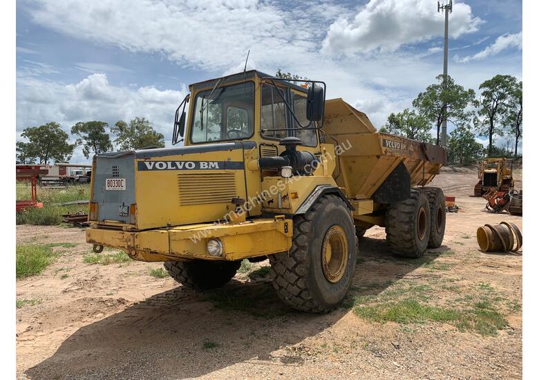 caption 1994 VOLVO A25 Articulated Dump Truck