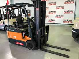 Toyota 3 wheel Electric 7FBE15 Wide Visible Mast 3 stage container entry  rand New Battery  - picture0' - Click to enlarge