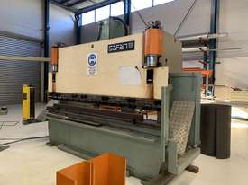 CNC Hydraulic Pressbrake - picture0' - Click to enlarge