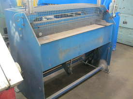 Hyclass 1250mm x 1.6mm Pneumatic Guillotine - picture1' - Click to enlarge