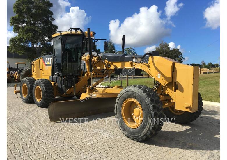 caption CATERPILLAR 140M Motor Graders
