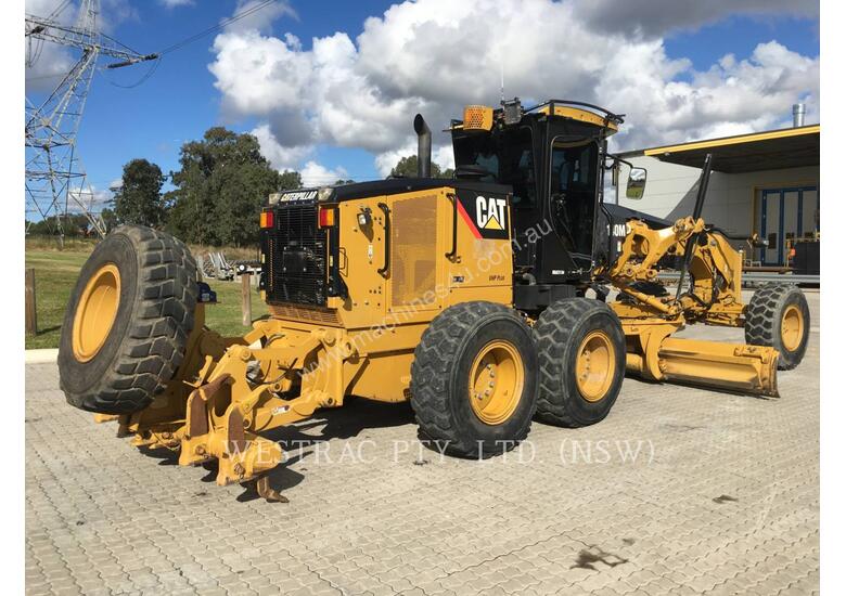 caption CATERPILLAR 140M Motor Graders
