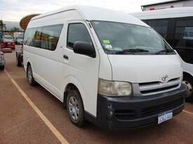 Toyota 2007 Commuter Bus - picture0' - Click to enlarge