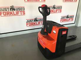 BT LWE180 1.8 TON 1800 KG CAPACITY POWER PALLET JACK WALK BEHIND PALLET MOVER LOCATED COOPERS PLAINS - picture0' - Click to enlarge
