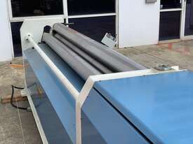 Save! New Never Used 2500mm x 4mm Single Pinch Plate Curving Roller Volt - picture2' - Click to enlarge