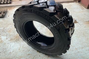 10x16.5 Bobcat tyre for Sale